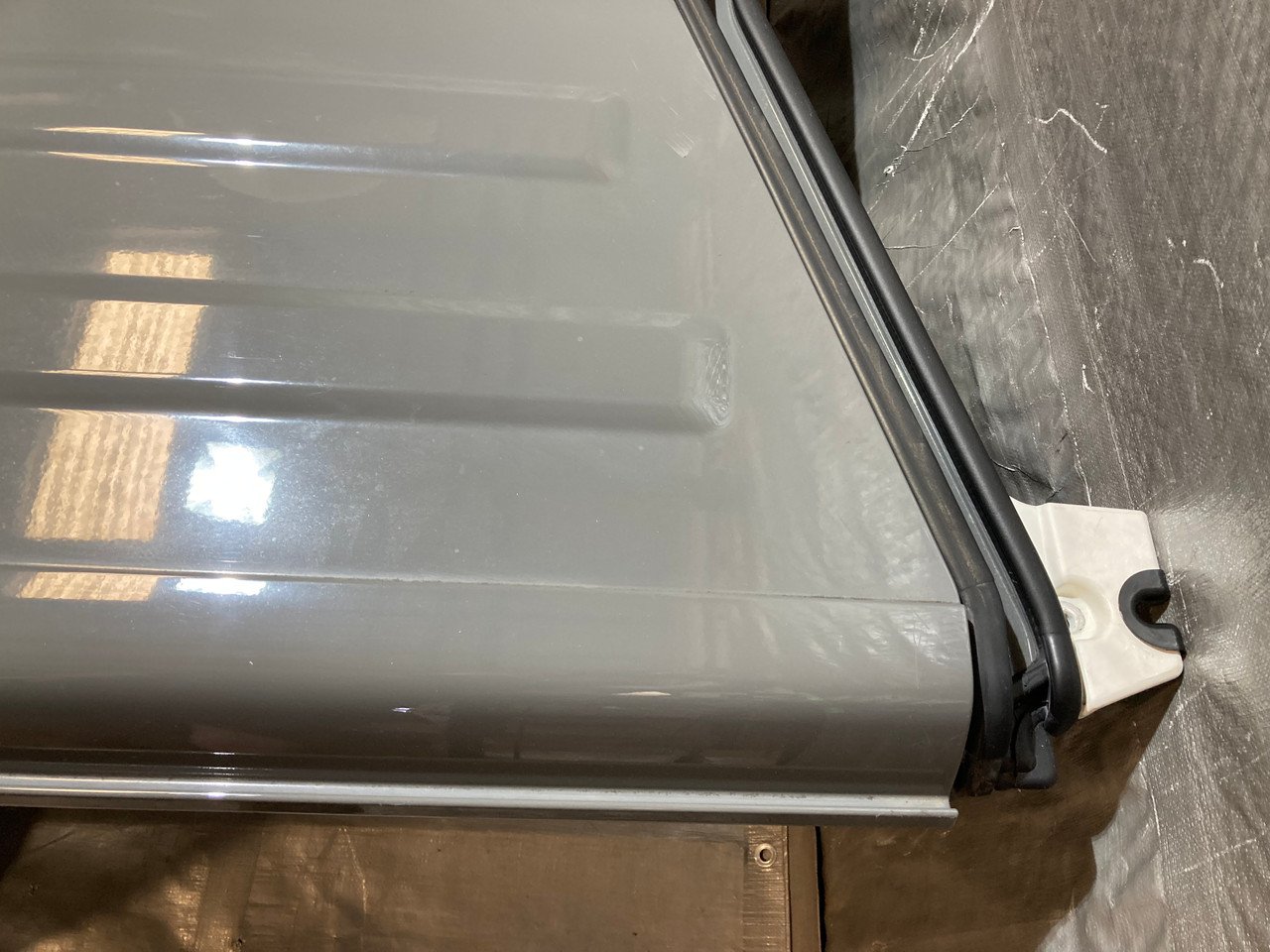 2020-2024 Jeep Gladiator JT OEM Removable Hard Top Assembly w/ Freedom Panels / Sting-Gray JT002 - Image 14