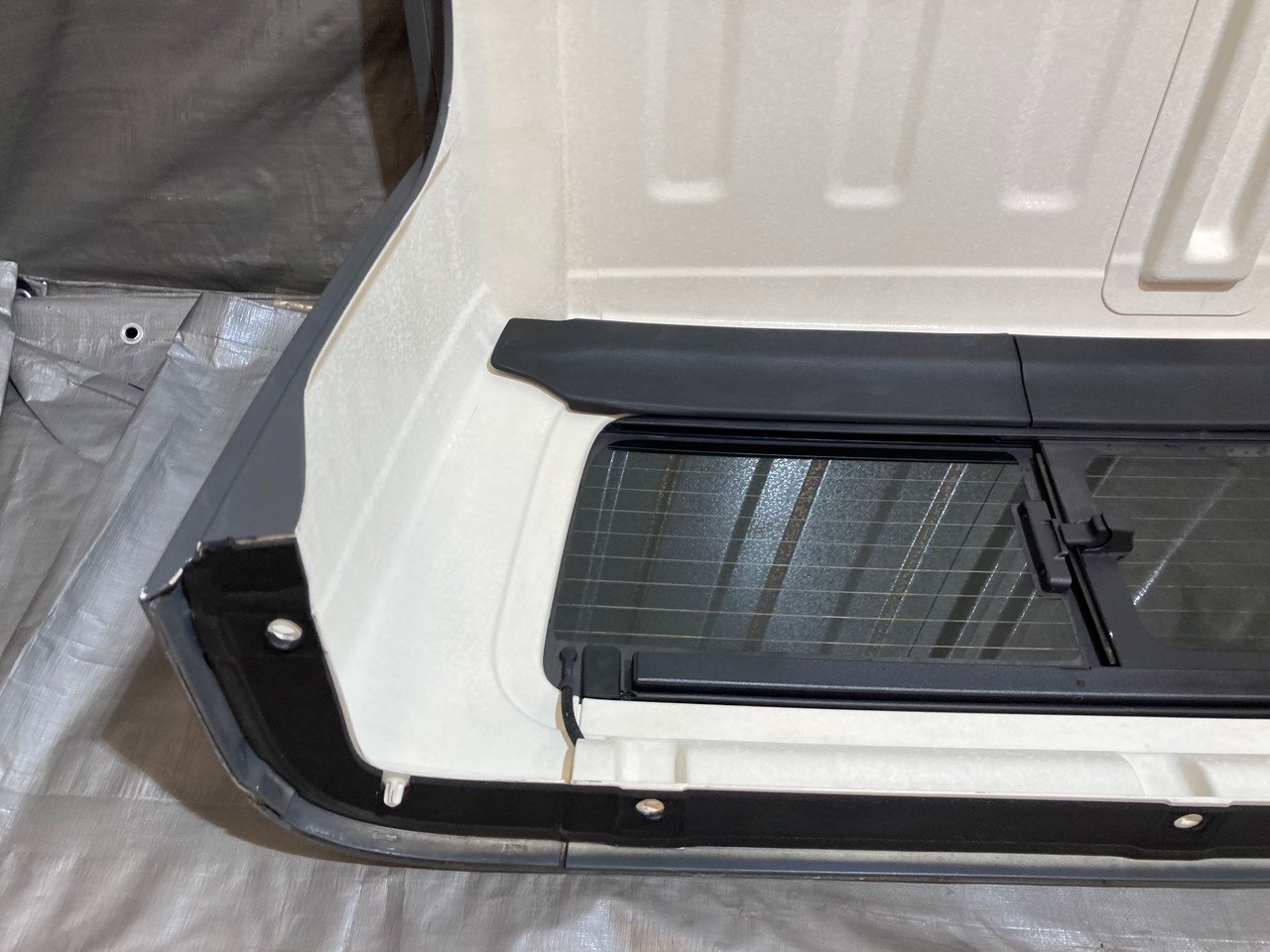 2020-2024 Jeep Gladiator JT OEM Removable Hard Top Assembly w/ Freedom Panels / Sting-Gray JT002 - Image 16