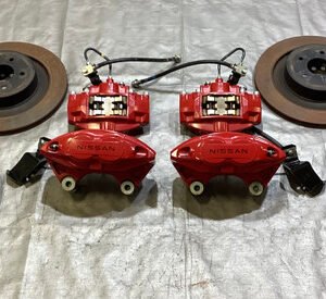 2023-2025 Nissan Z Performance Akebono Brake Calipers w/ Rotors / Red / Set of 4 / 6k NZ001