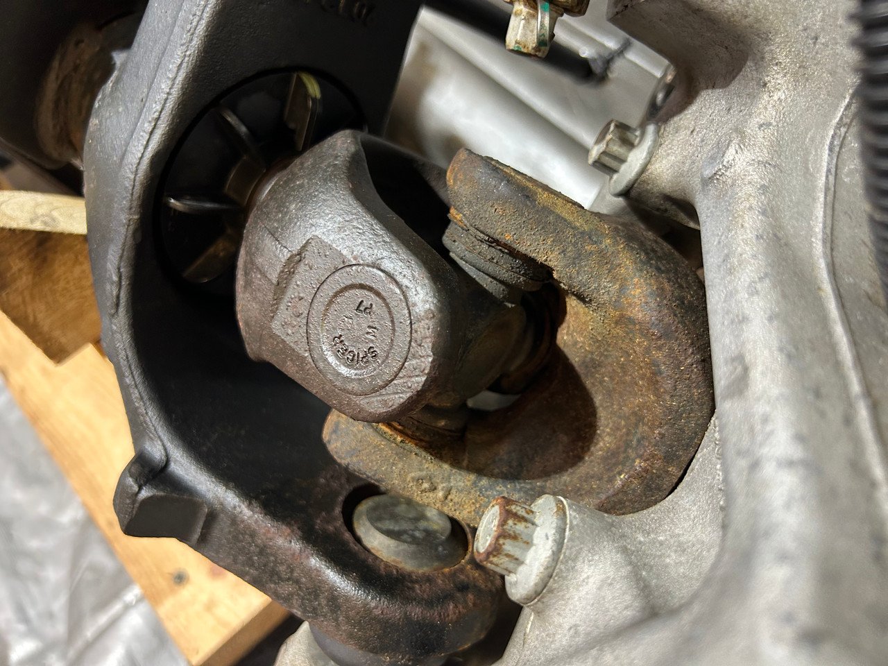 2020-2024 Jeep Gladiator JT Dana M210 Wide Track Front Axle Assembly / 4.10 / 68376929AJ / 28K JT003 - Image 3