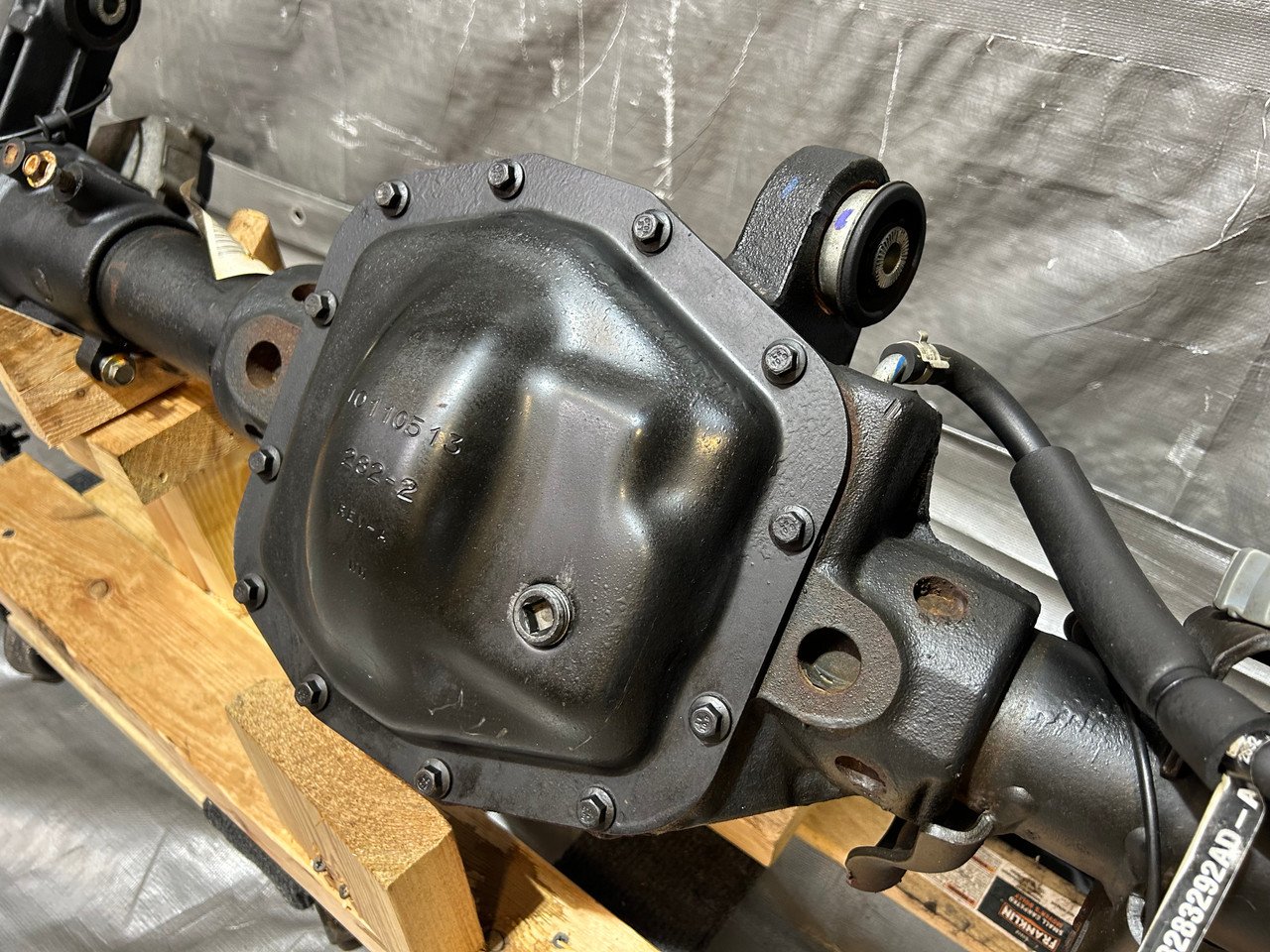 2020-2024 Jeep Gladiator JT Dana M210 Wide Track Front Axle Assembly / 4.10 / 68376929AJ / 28K JT003 - Image 9
