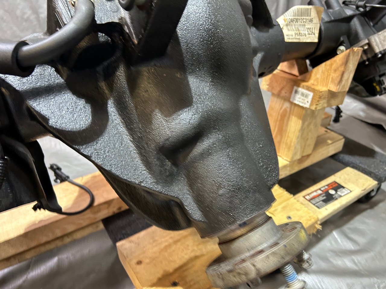 2020-2024 Jeep Gladiator JT Dana M210 Wide Track Front Axle Assembly / 4.10 / 68376929AJ / 28K JT003 - Image 14