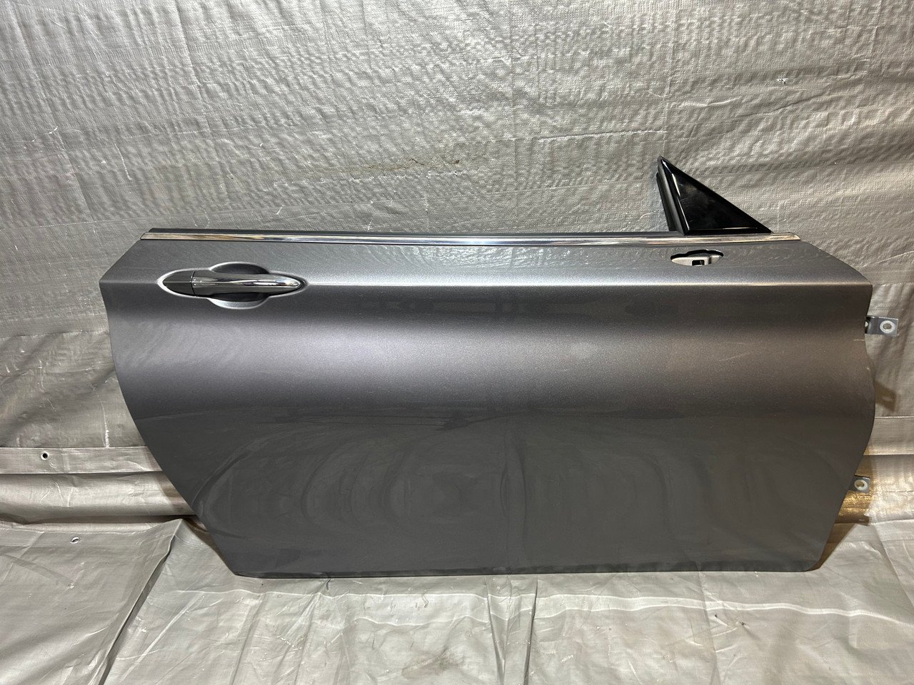 2017-2020 Infiniti Q60 Passenger Door Assembly / Graphite Shadow IQ605