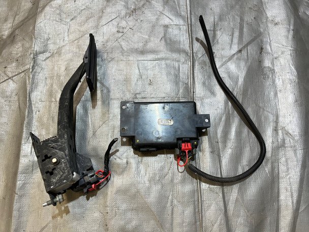 2001-2004 Chevrolet Corvette C5 Base 5.7l LS1 Engine Long Block w/ Accessories / ECU / Throttle / 106K C5032 - Image 4