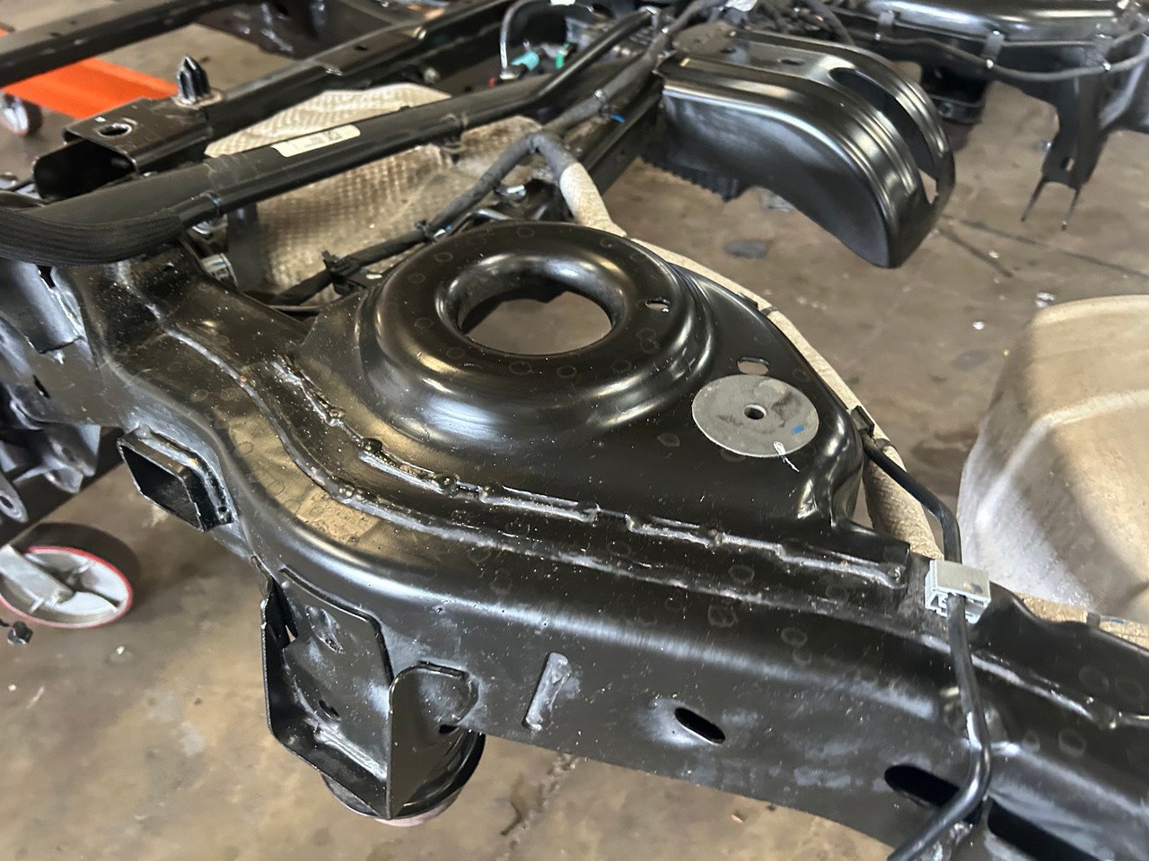 2020-2024 Jeep Gladiator JT Mojave Factory Reinforced Chassis Frame Rail Assembly / JT001 - Image 7