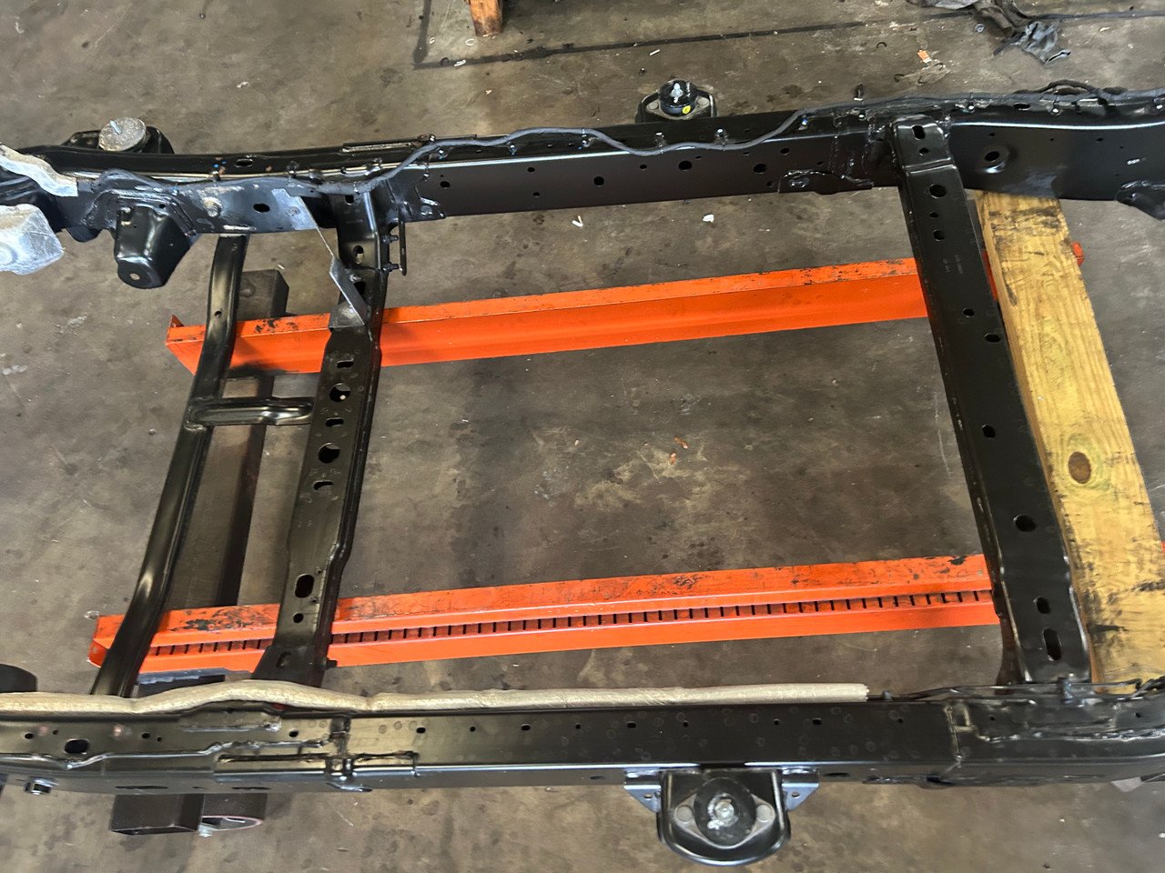 2020-2024 Jeep Gladiator JT Mojave Factory Reinforced Chassis Frame Rail Assembly / JT001 - Image 5