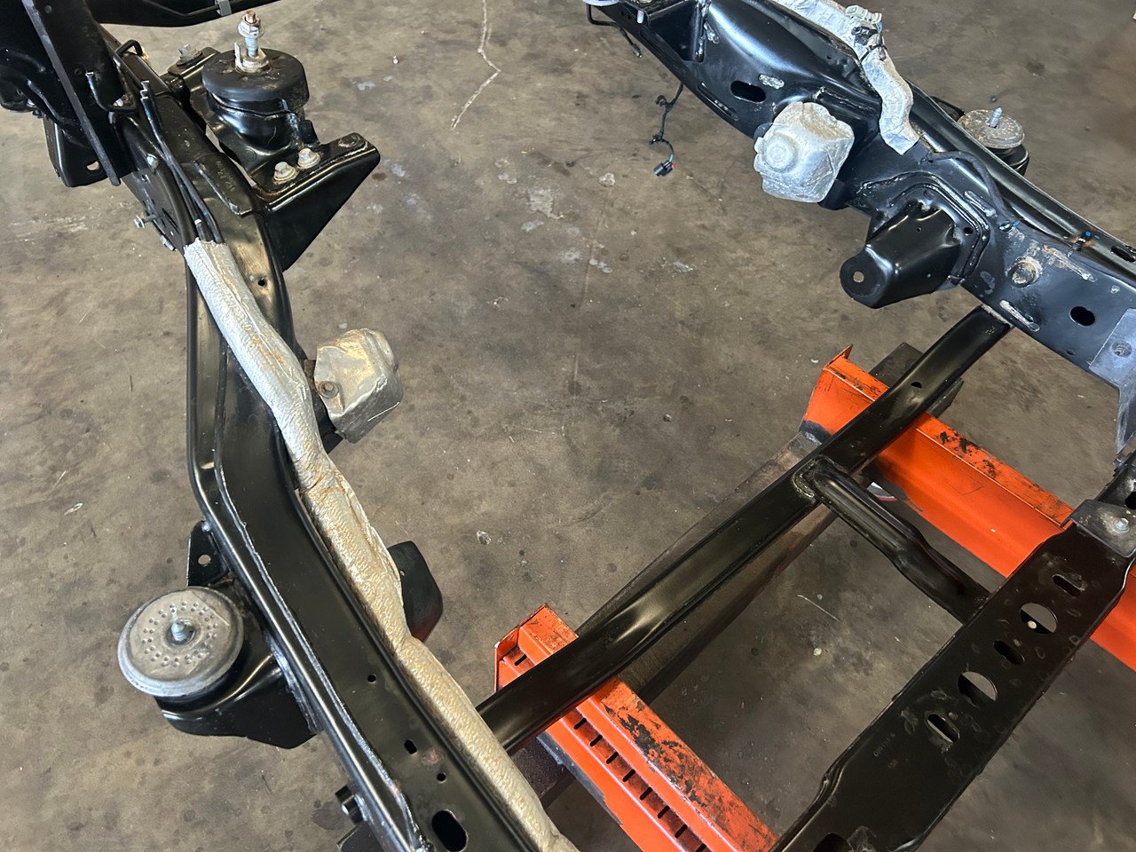 2020-2024 Jeep Gladiator JT Mojave Factory Reinforced Chassis Frame Rail Assembly / JT001 - Image 18
