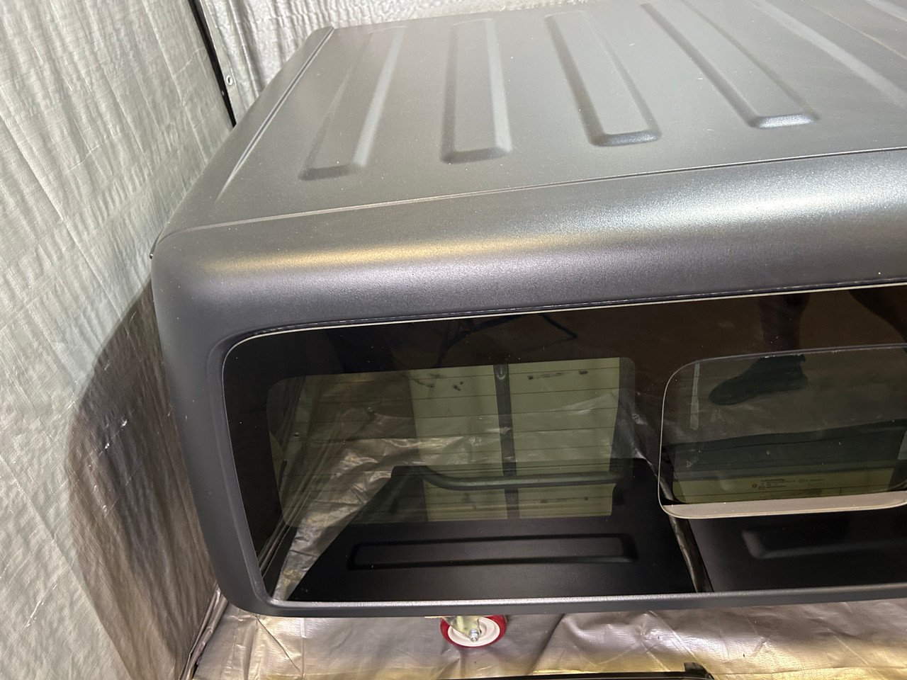 2020-2024 Jeep Gladiator JT OEM Removable Hard Top Assembly w/ Freedom Panels / Black / JT004 - Image 16