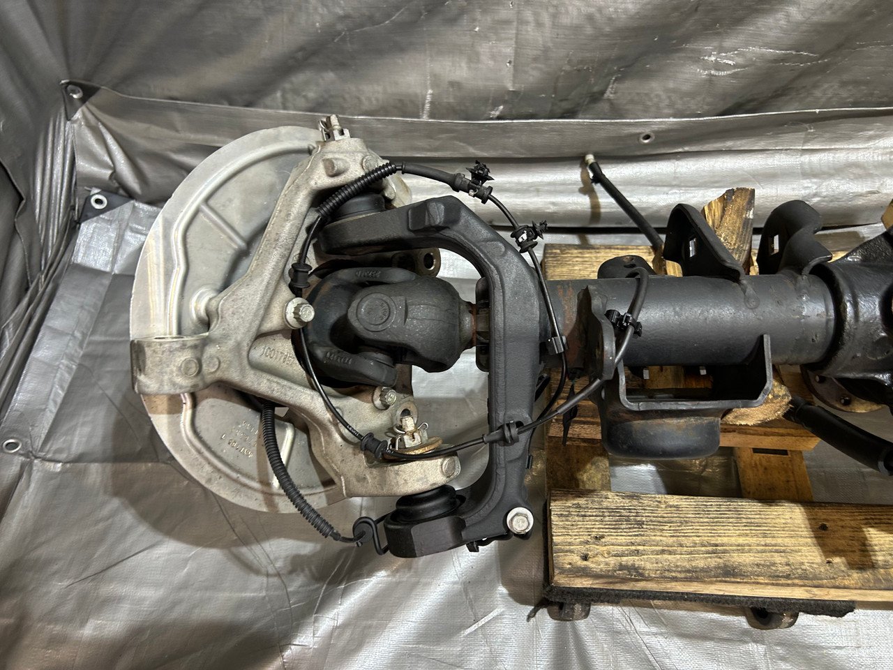 2020-2024 Jeep Gladiator JT Sport Dana M210 Wide Track Front Axle Assembly / Automatic / 4.10 / 61K JT004 - Image 2