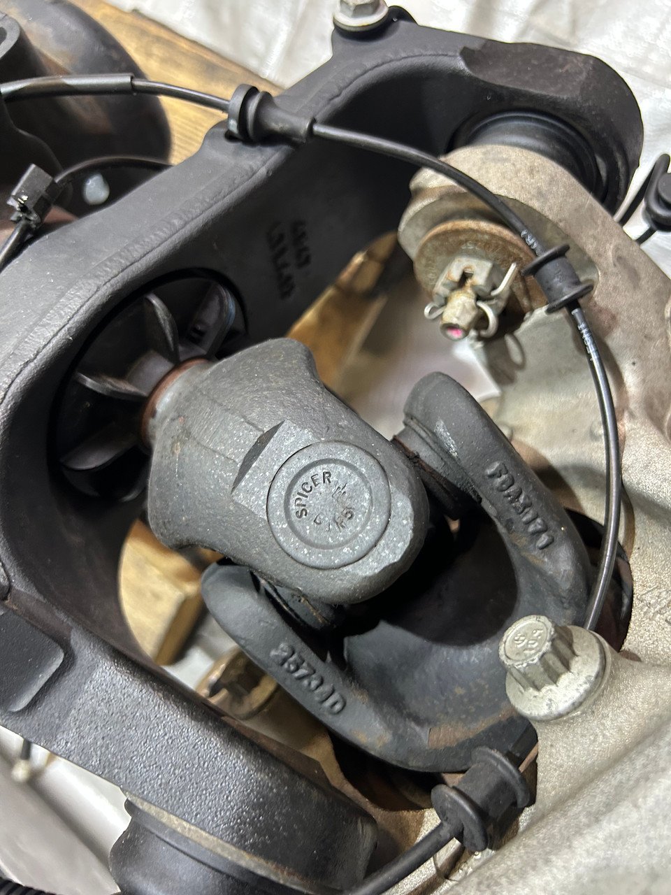 2020-2024 Jeep Gladiator JT Sport Dana M210 Wide Track Front Axle Assembly / Automatic / 4.10 / 61K JT004 - Image 9