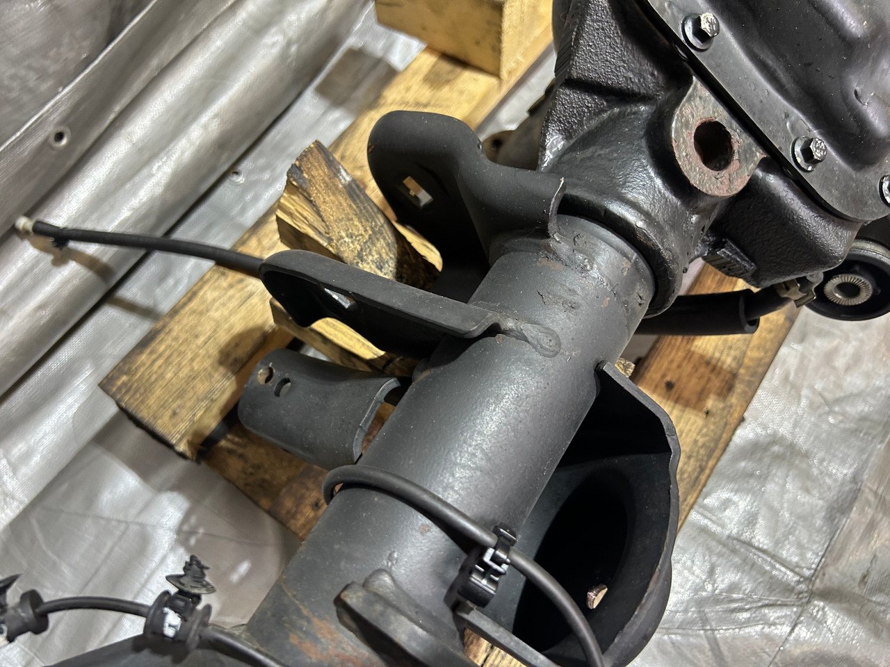2020-2024 Jeep Gladiator JT Sport Dana M210 Wide Track Front Axle Assembly / Automatic / 4.10 / 61K JT004 - Image 3