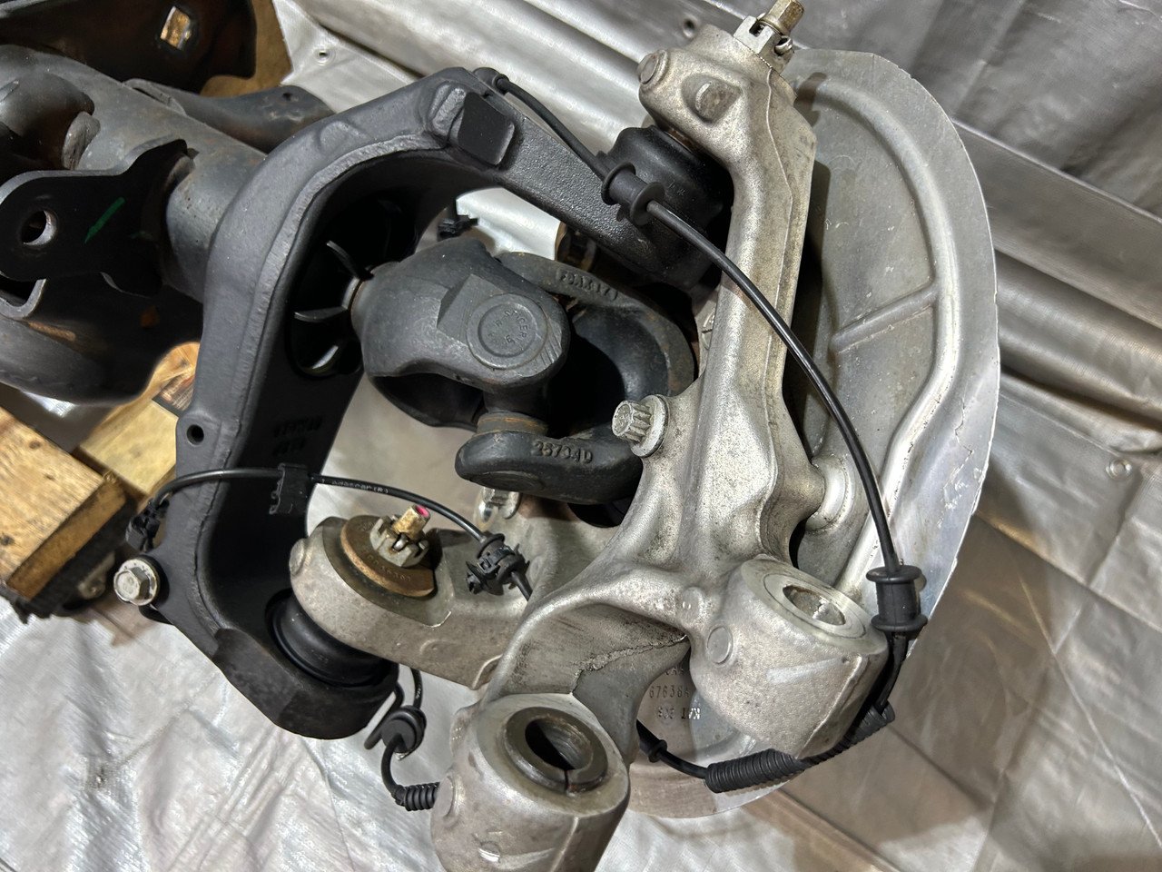 2020-2024 Jeep Gladiator JT Sport Dana M210 Wide Track Front Axle Assembly / Automatic / 4.10 / 61K JT004 - Image 14