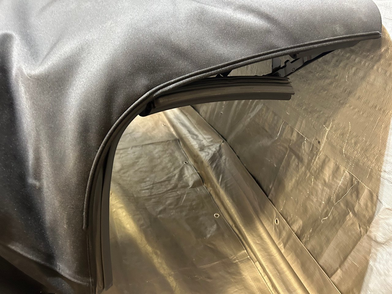 2016-2023 Audi TT Quattro Convertible Soft Top Assembly w/ Motors / Black / T3003 - Image 11