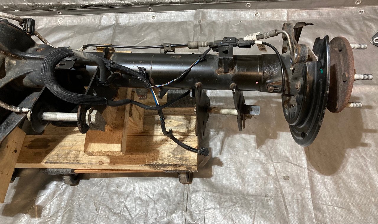 2021-2024 Ford Bronco Rear Axle Assembly / 3.73 / Automatic / ACF *DAMAGE* / 33K BR003 - Image 4