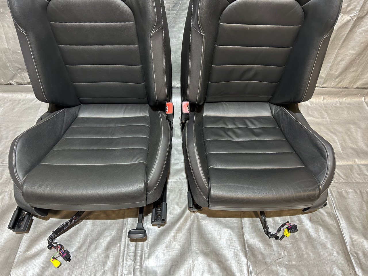 2015-2017 Volkswagen MK7 Golf R Black Leather Front Seats / Pair / M7R09 - Image 3