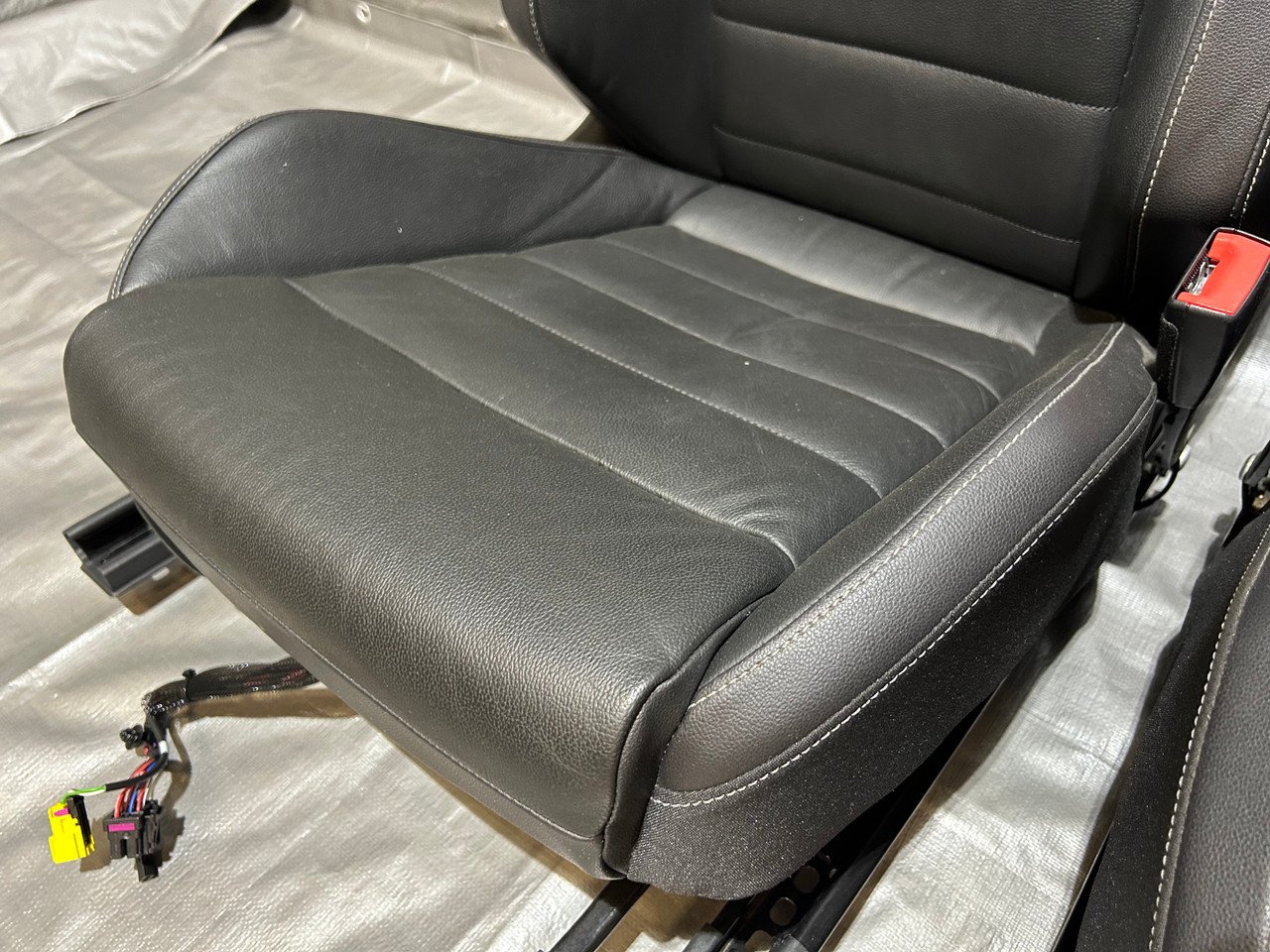 2015-2017 Volkswagen MK7 Golf R Black Leather Front Seats / Pair / M7R09 - Image 15