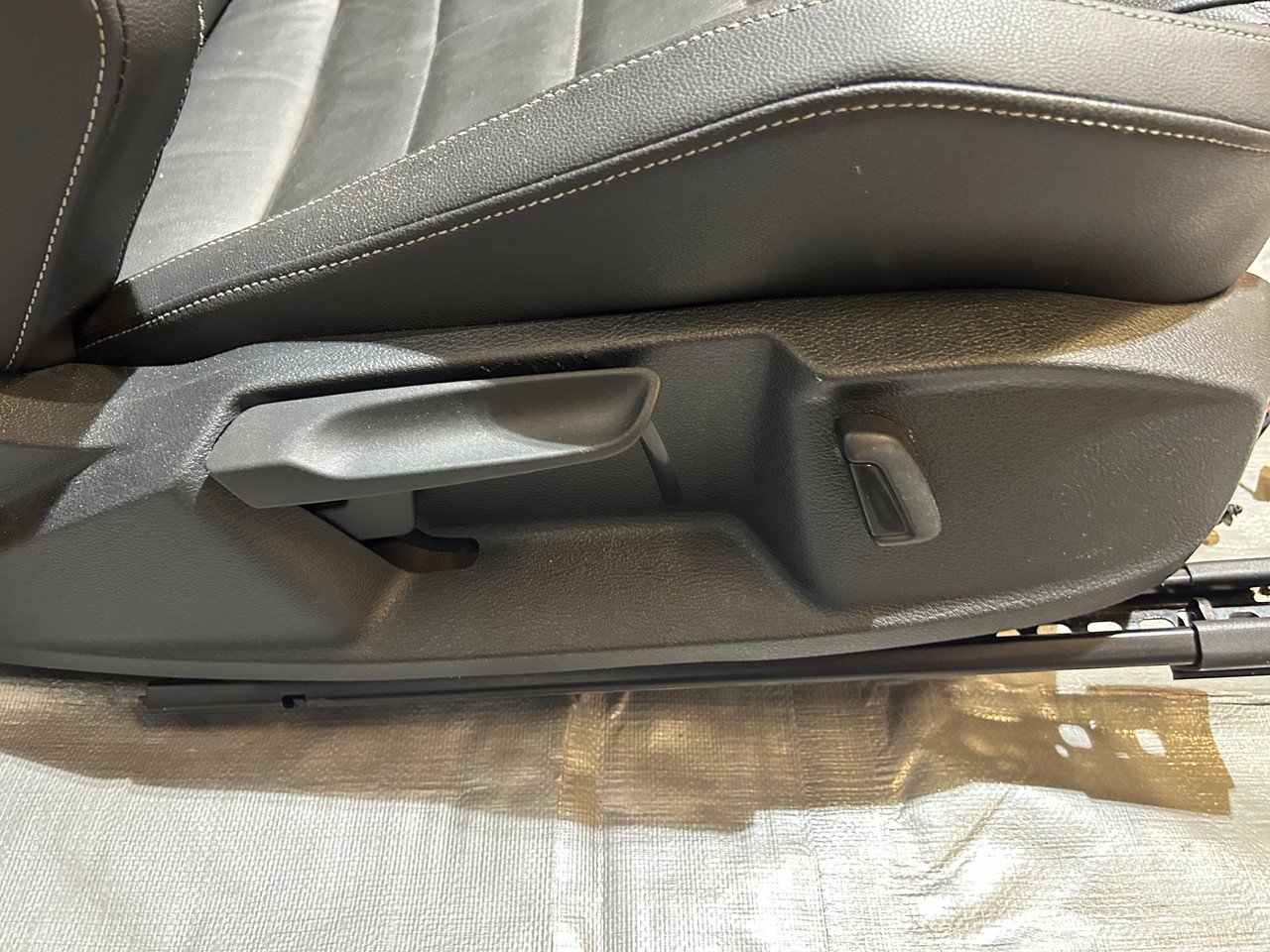 2015-2017 Volkswagen MK7 Golf R Black Leather Front Seats / Pair / M7R09 - Image 18