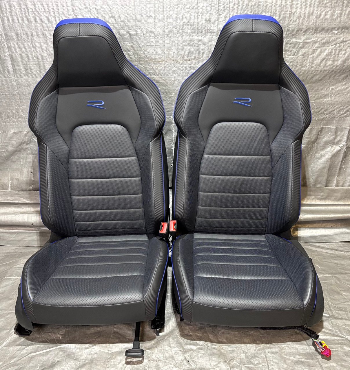 2022-2025 Volkswagen MK8 Golf R OEM Titan Black Leather Front Seats w/ Blue Inserts / M8R01