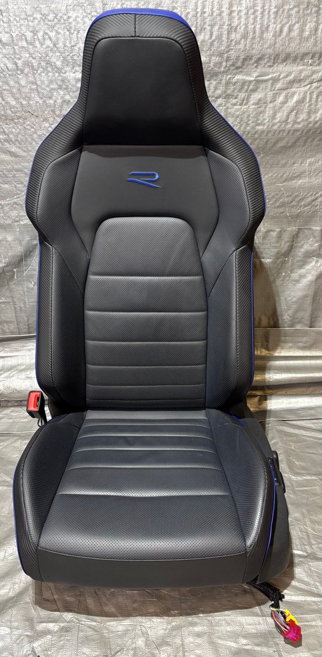 2022-2025 Volkswagen MK8 Golf R OEM Titan Black Leather Front Seats w/ Blue Inserts / M8R01 - Image 3