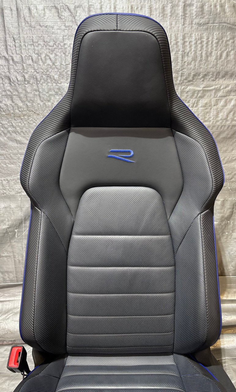 2022-2025 Volkswagen MK8 Golf R OEM Titan Black Leather Front Seats w/ Blue Inserts / M8R01 - Image 4