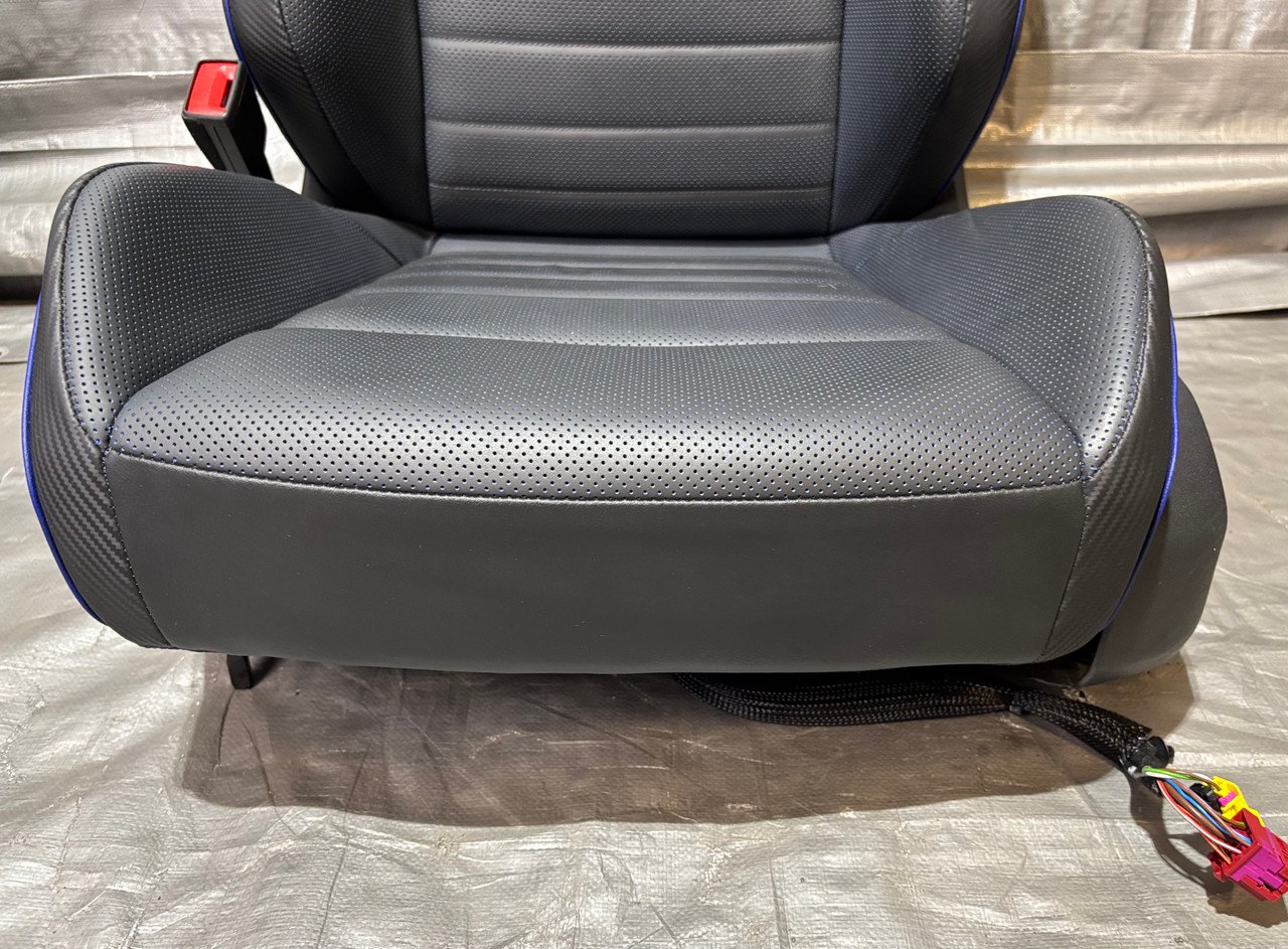 2022-2025 Volkswagen MK8 Golf R OEM Titan Black Leather Front Seats w/ Blue Inserts / M8R01 - Image 6