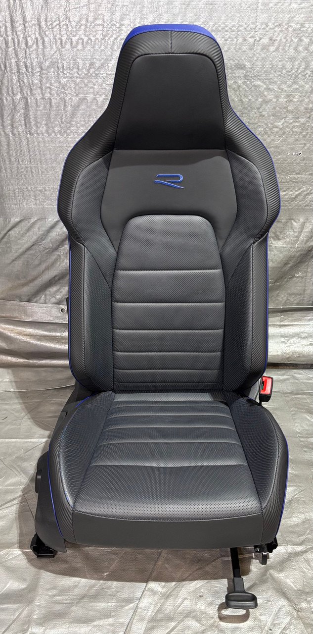 2022-2025 Volkswagen MK8 Golf R OEM Titan Black Leather Front Seats w/ Blue Inserts / M8R01 - Image 13