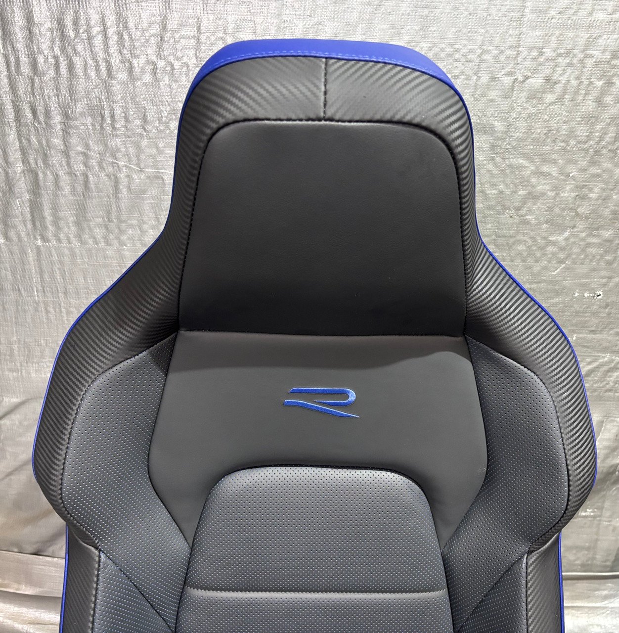2022-2025 Volkswagen MK8 Golf R OEM Titan Black Leather Front Seats w/ Blue Inserts / M8R01 - Image 17
