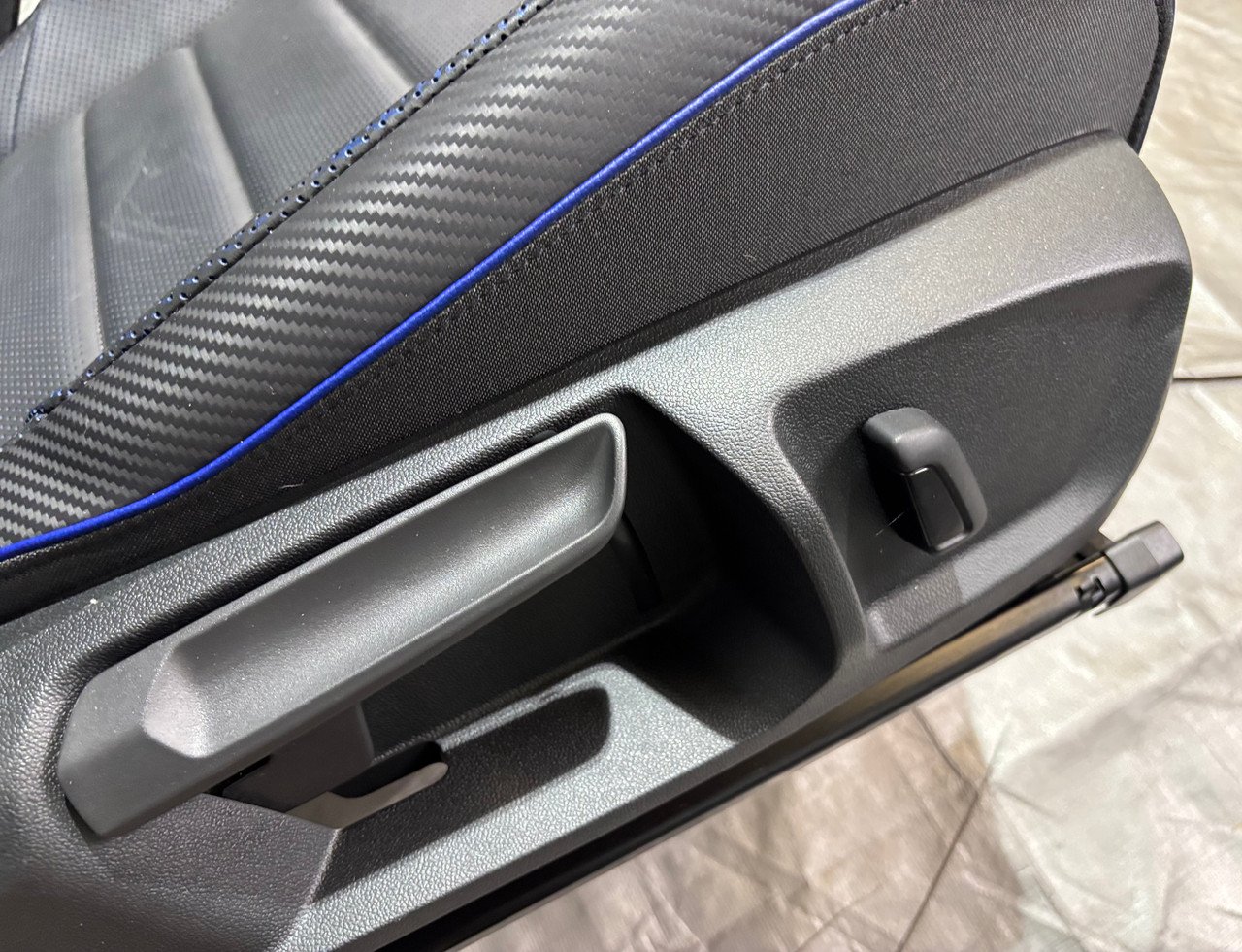 2022-2025 Volkswagen MK8 Golf R OEM Titan Black Leather Front Seats w/ Blue Inserts / M8R01 - Image 19