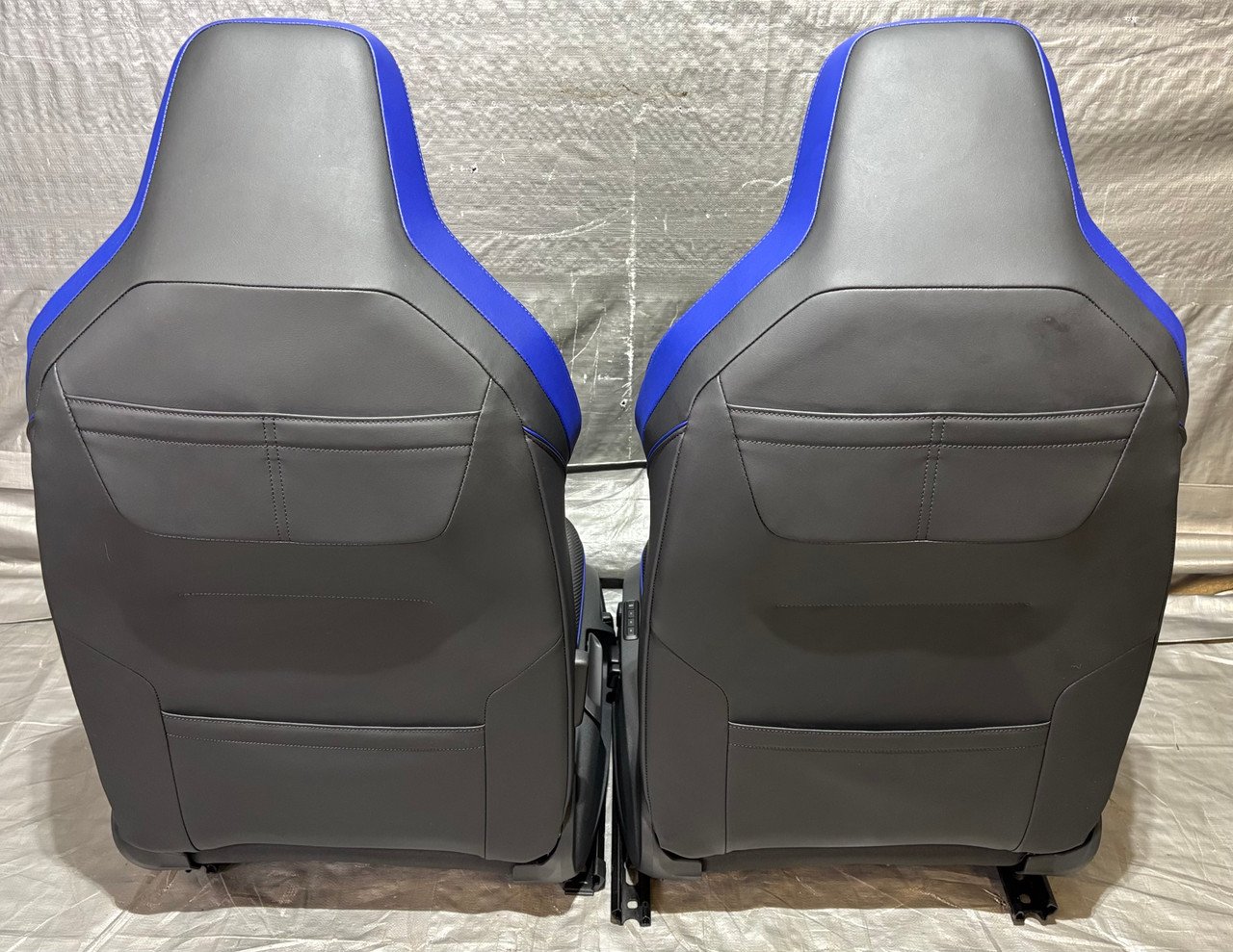 2022-2025 Volkswagen MK8 Golf R OEM Titan Black Leather Front Seats w/ Blue Inserts / M8R01 - Image 20
