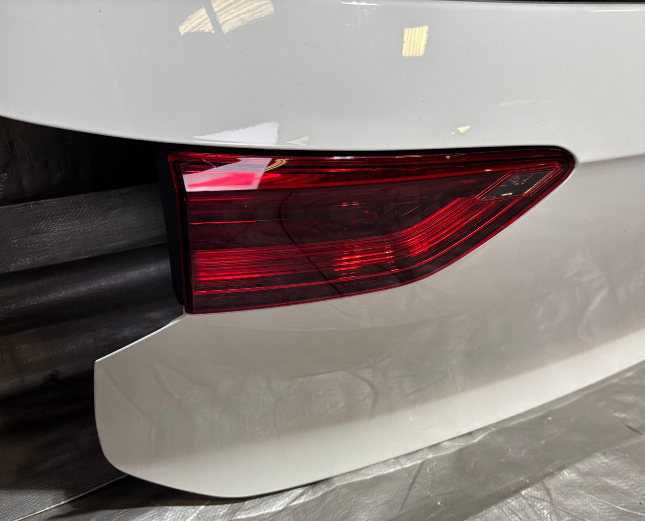 2022-2024 Volkswagen MK8 Golf R Rear Trunk Lid w/ Spoiler / Lights / M8R01 - Image 8