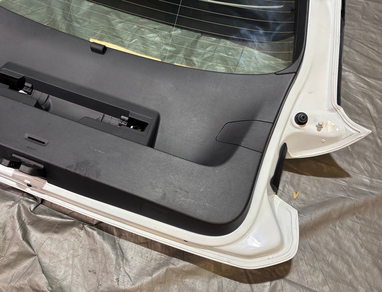 2022-2024 Volkswagen MK8 Golf R Rear Trunk Lid w/ Spoiler / Lights / M8R01 - Image 17