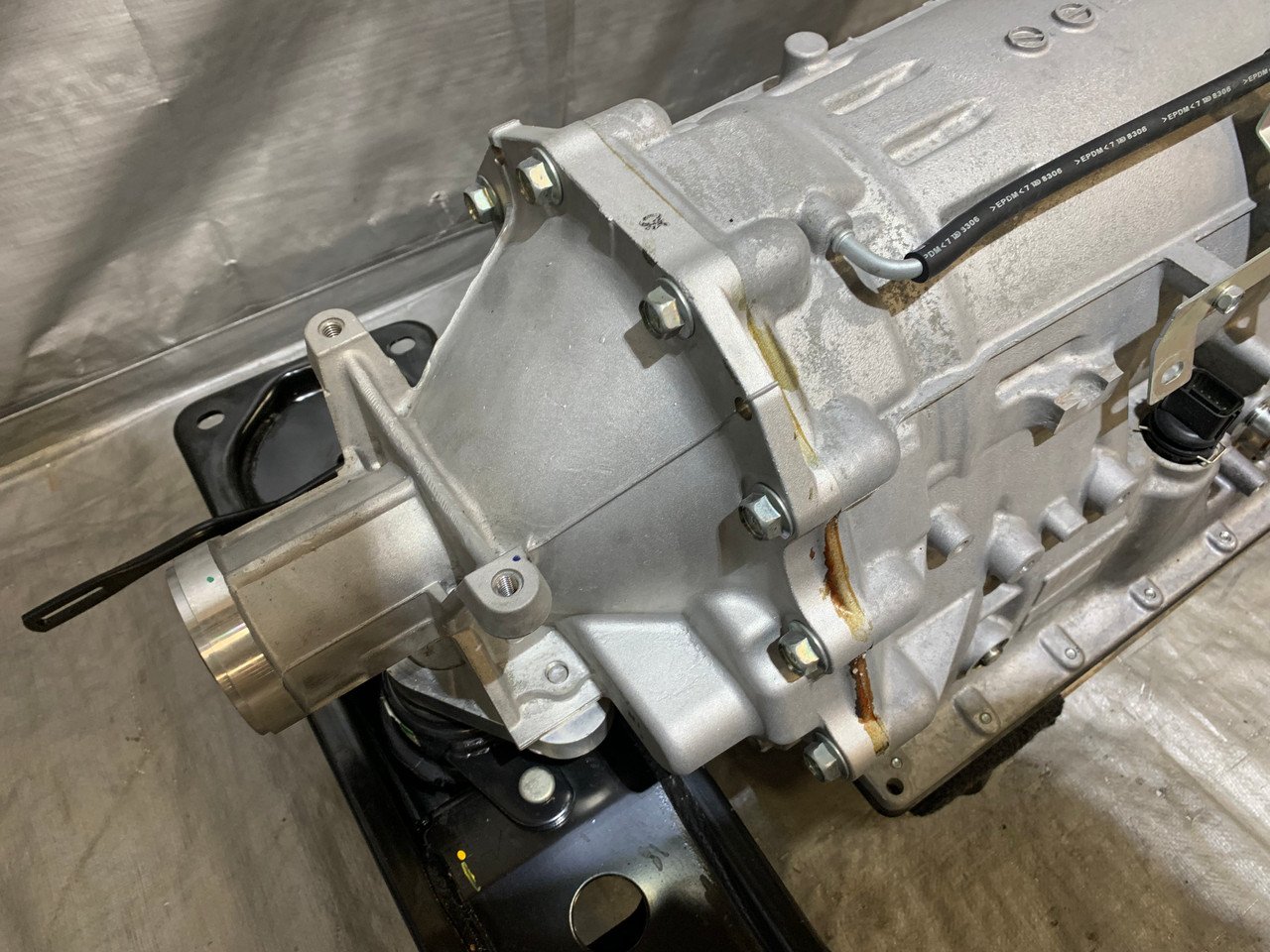 2017-2018 Infiniti Q60 2.0T RWD 7 Speed Automatic Transmission / 47k / IQ602 - Image 2