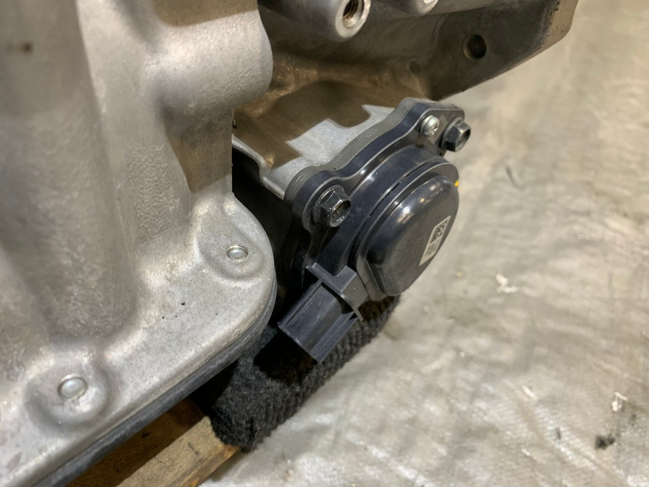 2017-2018 Infiniti Q60 2.0T RWD 7 Speed Automatic Transmission / 47k / IQ602 - Image 13